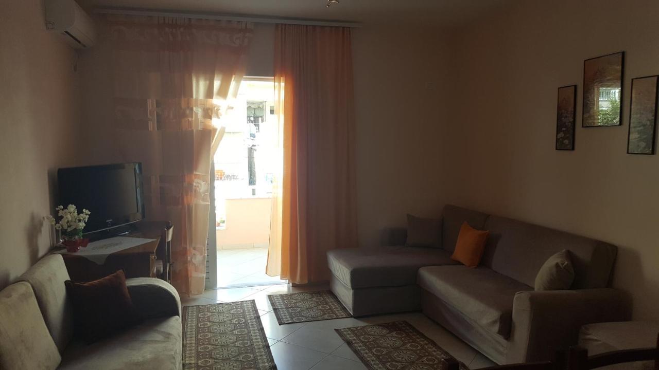 Christos Apartments Sarandë Exterior foto