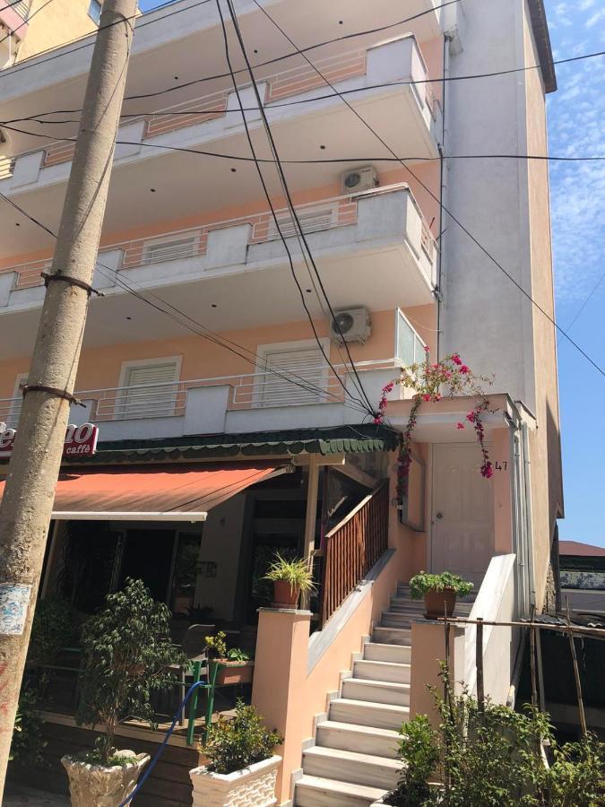 Christos Apartments Sarandë Exterior foto